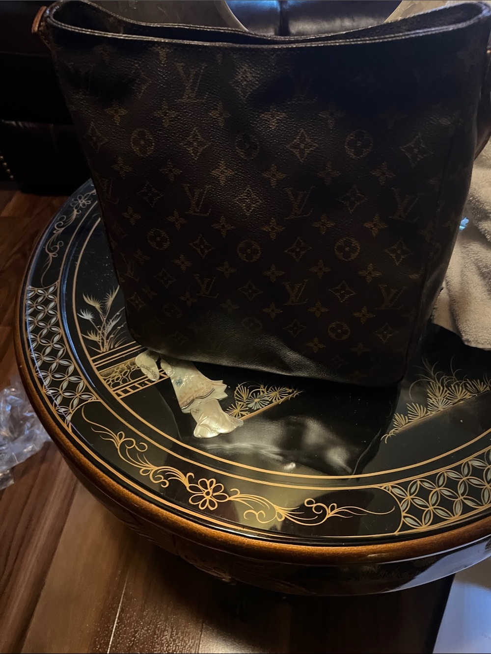 Louis Vuitton Monogram Canvas Bucket Shoulder Bag with Vachetta Handle - Picture 4 of 6
